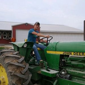 Meet your Posher, Aj